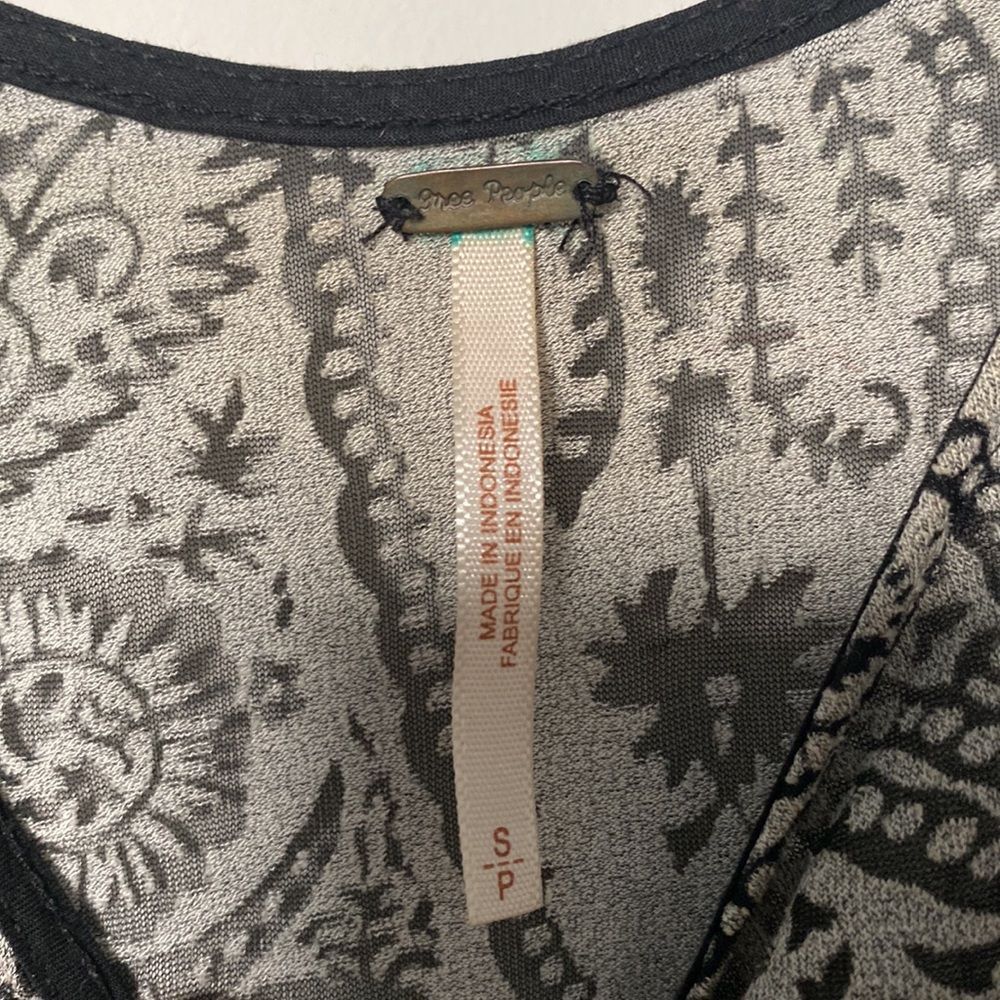FREE PEOPLE Cropped Paisley and Lace Tank Top - Gray/Black S - Picture 4 of 6
